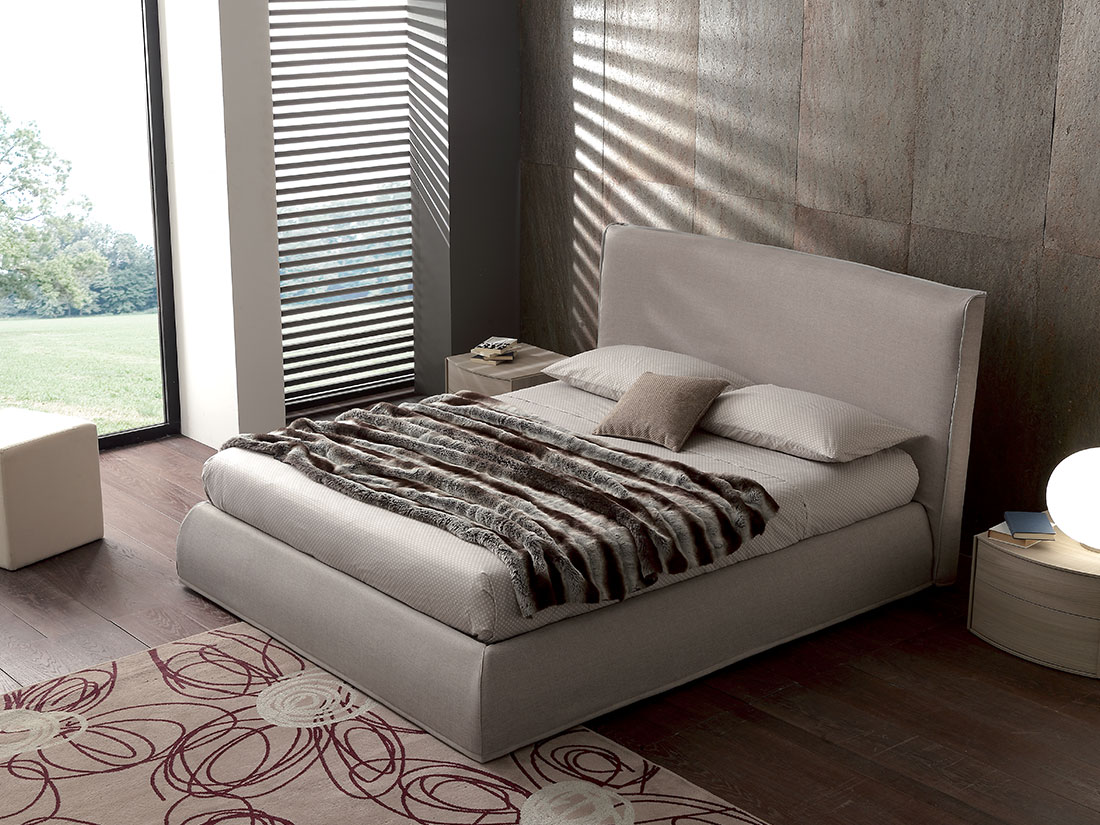 Line upholstered double bed with container